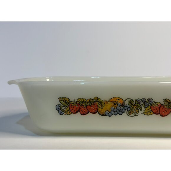 VTG Anchor Hocking Fire-King Oven-Proof White Milk Glass Loaf Pan With Fruit Des - Picture 4 of 6